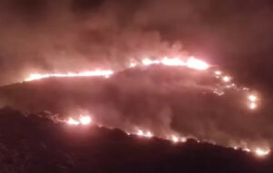 Μερικός έλεγχος της πυρκαγιάς σε δασική περιοχή στα Ανώγεια Ρεθύμνου
