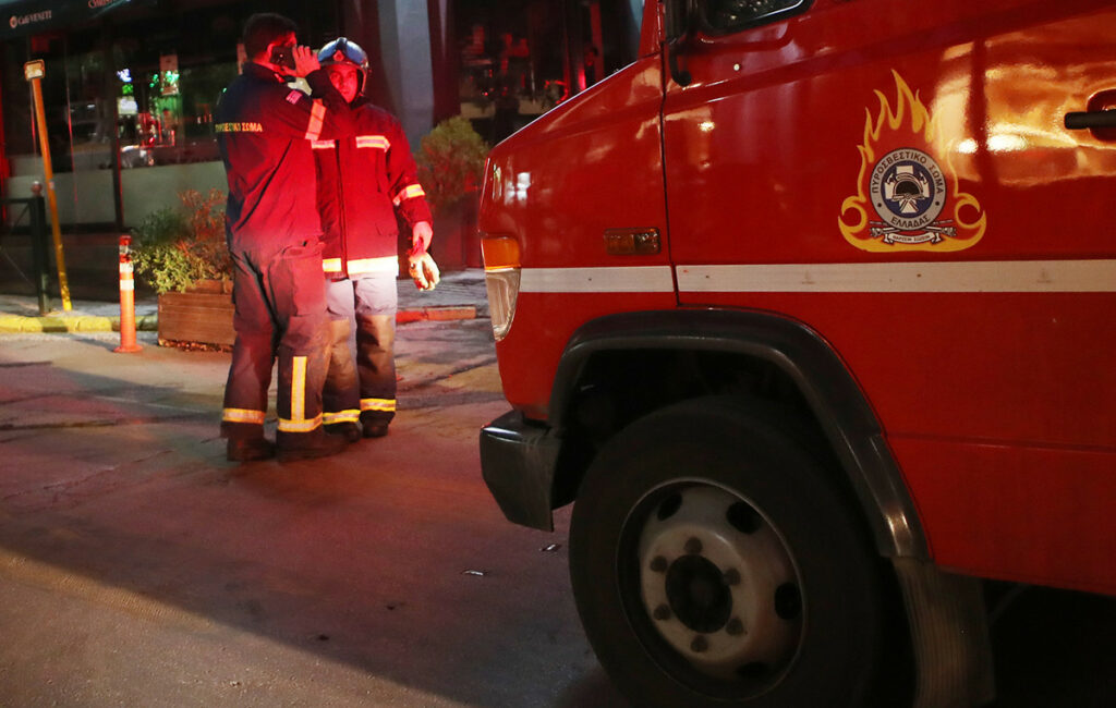 Φωτιά στην Νέα Πέραμο Αττικής