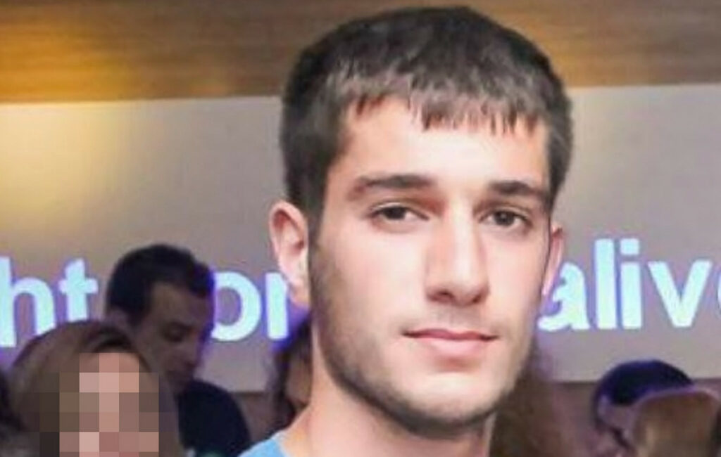 Η αδερφή του Βαγγέλη Γιακουμάκη παντρεύτηκε στο εκκλησάκι που χτίστηκε προς τιμήν του