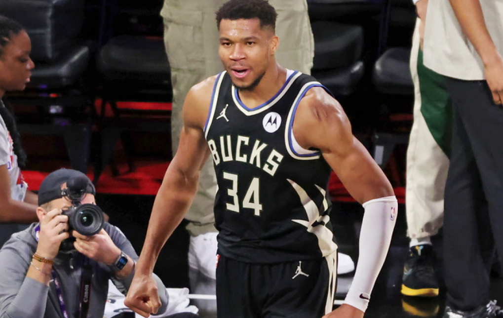 Γιάννης Αντετοκούνμπο: Εκτός All-Star Game λόγω τραυματισμού