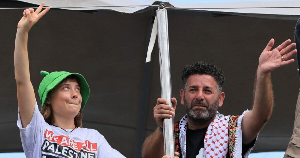 Επιστροφή του ανθρωπιστικού στόλου της Γκρέτα Τούνμπεργκ στη Βαρκελώνη λόγω κακοκαιρίας