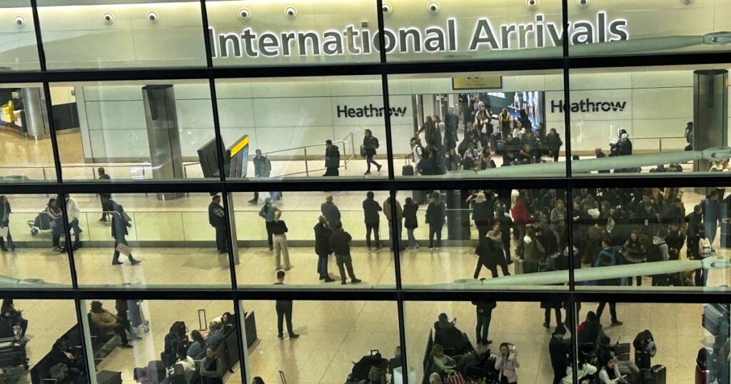 Κυβερνοεπίθεση πλήττει αεροδρόμια στην Ευρώπη: Σοβαρές καθυστερήσεις σε Χίθροου, Βρυξέλλες και Βερολίνο