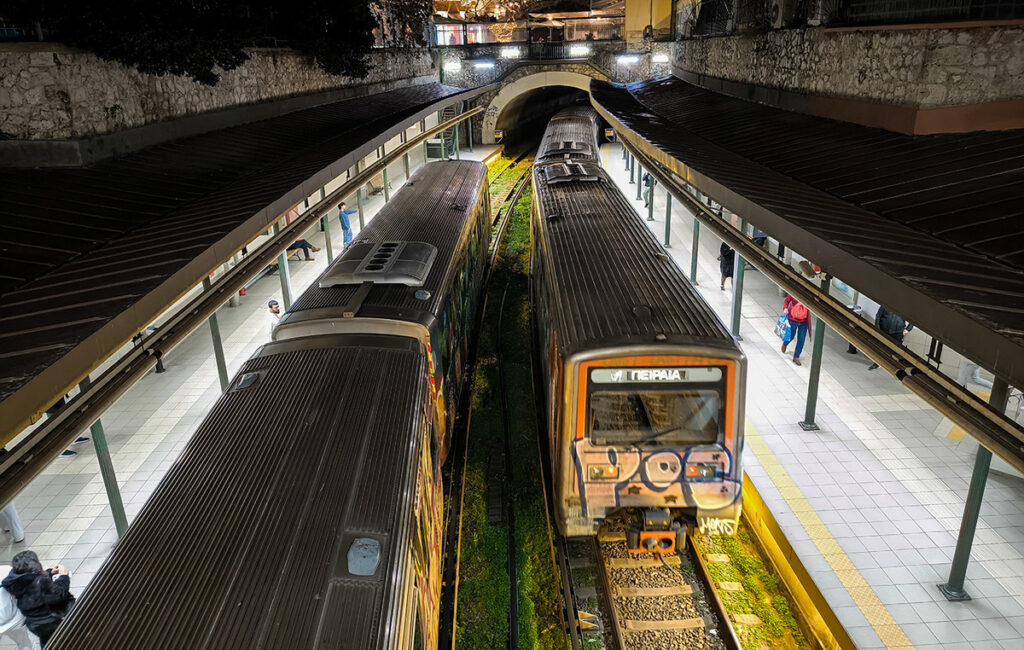 Προβλήματα στα δρομολόγια του Ηλεκτρικού λόγω πτώσης ατόμου
