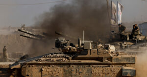 Εντολή εκκένωσης της Γάζας από το Ισραήλ: Κατεύθυνση προς την ανθρωπιστική ζώνη Αλ Μαουάσι