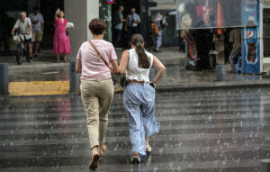 Έκτακτο δελτίο καιρού: Ισχυρή κακοκαιρία πλήττει 10 περιοχές