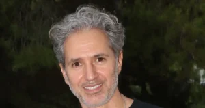 Σάντρα Βουτσά: «Απαράδεκτα όσα γράφτηκαν για την υγεία του Δημήτρη Κόκοτα»