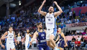 Ο Ολυμπιακός εκφράζει περηφάνια για τον Παπανικολάου