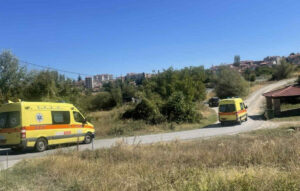 Μεταφορά πολυτραυματία από την έκρηξη στην Κοζάνη στο Ιπποκράτειο Θεσσαλονίκης