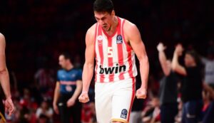 Ολυμπιακός: Ανακοίνωσε την ανανέωση του Λαρεντζάκη μέχρι το 2028