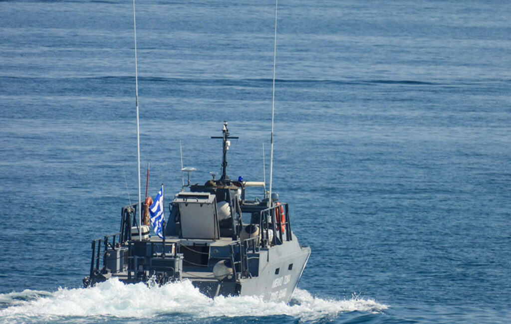 Διάσωση 42 μεταναστών νότια της Ιεράπετρας σε ξύλινο σκάφος