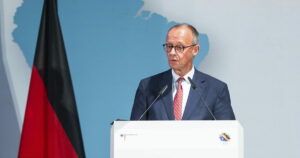 Μερτς: Η Ευρώπη οφείλει να προσαρμόσει τα συμφέροντά της απέναντι στις ΗΠΑ