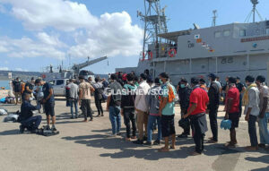 Αναχώρηση 321 μεταναστών από τη Σούδα με σκάφος του λιμενικού