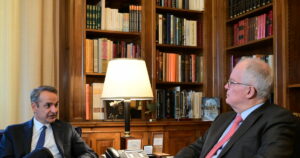 Μητσοτάκης: Επιστροφή του πλεονάσματος ανάπτυξης στους πολίτες - Τασούλας: Πολιτική σταθερότητα ως συνταγματική αξίωση