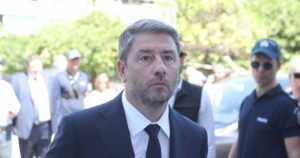 ΠΑΣΟΚ: Προτάσεις για 13ο μισθό και εργασιακά στη ΔΕΘ από τον Νίκο Ανδρουλάκη