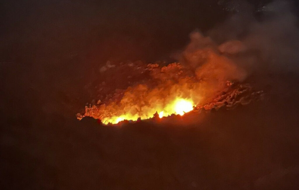 Πυρκαγιά στην Πάρνηθα – Σημαντικές δυνάμεις της Πυροσβεστικής στο σημείο