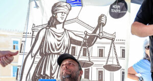 ΠΑΣΟΚ: Δικαίωμα γονέα να ζητήσει εκταφή