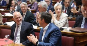 Πόθεν έσχες 2024: Ακίνητα και οικονομικά στοιχεία πολιτικών προσώπων