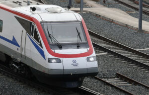 Διακοπή κυκλοφορίας τρένων λόγω πυρκαγιάς στον Ασπρόπυργο