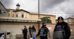 Κωνσταντινούπολη: Δέκα διευθυντικά στελέχη τηλεοπτικών σταθμών συνελήφθησαν