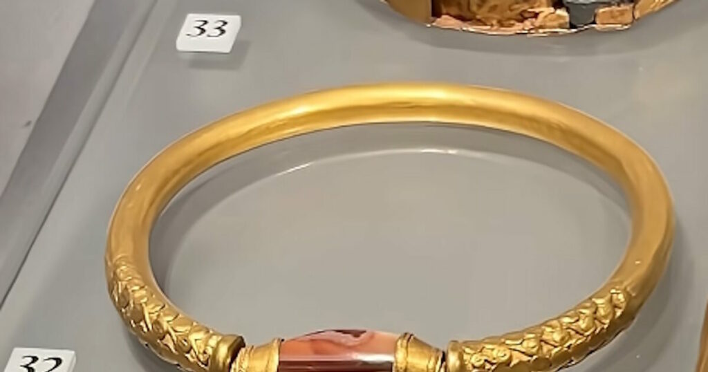 Χρυσό βραχιόλι 3.000 ετών εξαφανίστηκε από το μουσείο του Καΐρου