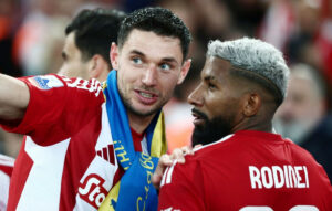 Super League: Ο Ολυμπιακός αντιμετωπίζει τη Λάρισα πριν από την Μπαρτσελόνα