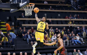Basketball Champions League: Δεύτερη νίκη για την ΑΕΚ απέναντι στη Σολνόκι
