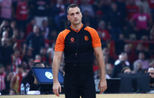 Συνελήφθη διαιτητής Euroleague με 250.000 ευρώ στο διαμέρισμά του