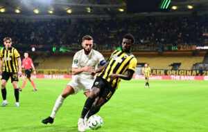 ΑΕΚ – Αμπερντίν: 3-0 στο 27′ με τον Ελίασον