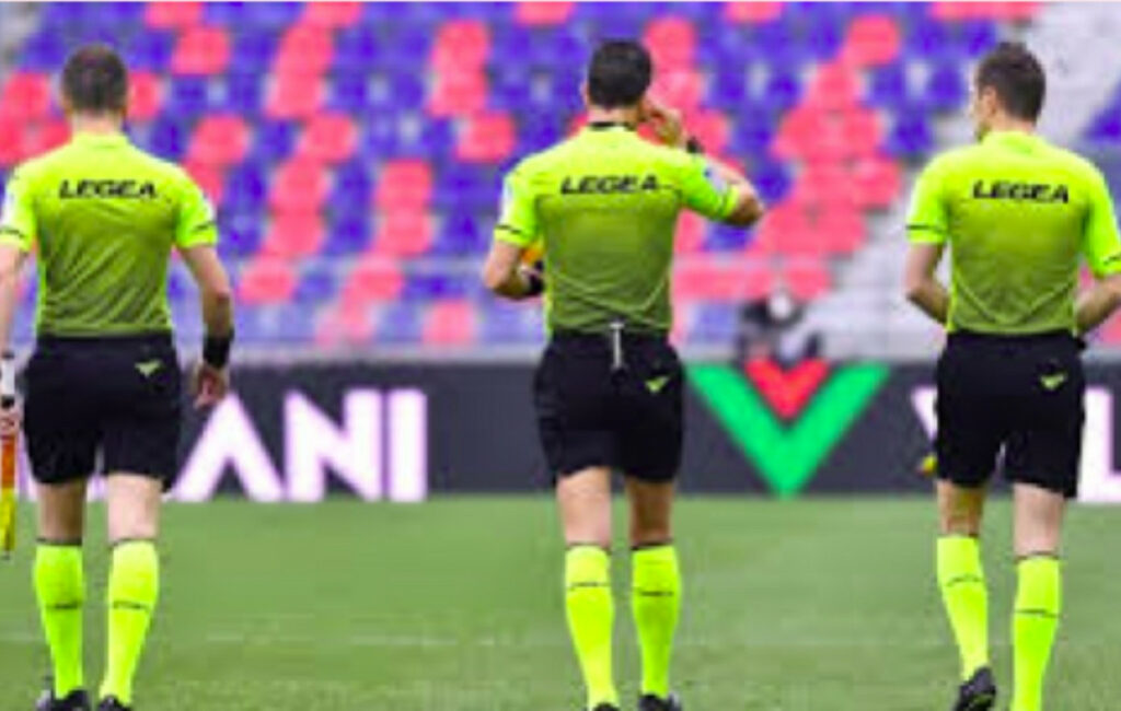 Σκάνδαλο δωροδοκίας στο ιταλικό ποδόσφαιρο: Συνελήφθη διαιτητής