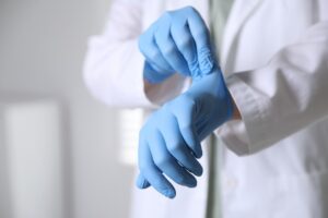 Αλλαγή στη χρήση γαντιών από νοσηλευτές κατά την προετοιμασία IV αντιβιοτικών