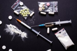 Διπλασιασμός θανάτων από ναρκωτικά παρόλο που μειώνονται οι νέες περιπτώσεις