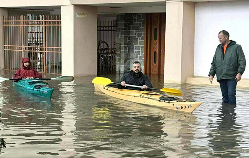 Πλημμυρικά φαινόμενα στο Μεσολόγγι και το Αιτωλικό – Απεγκλωβισμός παιδιού