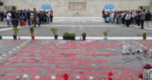 Σφοδρή αντιπαράθεση στη Βουλή για την τροπολογία σχετικά με τον Άγνωστο Στρατιώτη