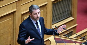 ΠΑΣΟΚ: Στρατηγικές κινήσεις Ανδρουλάκη ενόψει Τσίπρα