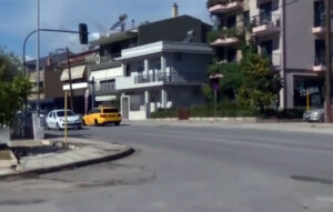 Φορείο ηλικιωμένης κατέληξε στο οδόστρωμα στην Αλεξανδρούπολη