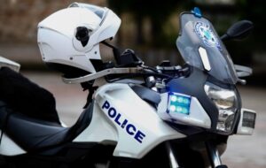 Διανομέας φαγητού τραυματίστηκε από νεαρούς στη Νέα Φιλαδέλφεια