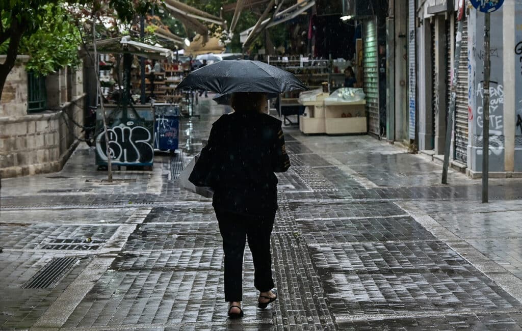 Άστατος καιρός με βροχές και καταιγίδες – Ποιες περιοχές επηρεάζονται
