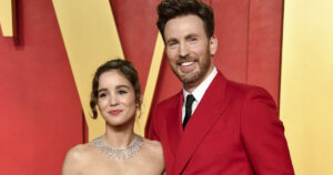 Ο Κρις Έβανς καλωσορίζει την κόρη του - Η Άλμπα Μπαπτίστα γέννησε