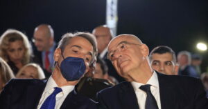 Μήνυμα ενότητας από Μητσοτάκη και Δένδια για τον Άγνωστο Στρατιώτη