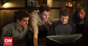 15 χρόνια από το Social Network: Η ταινία που προφήτευσε την επιρροή των κοινωνικών μέσων
