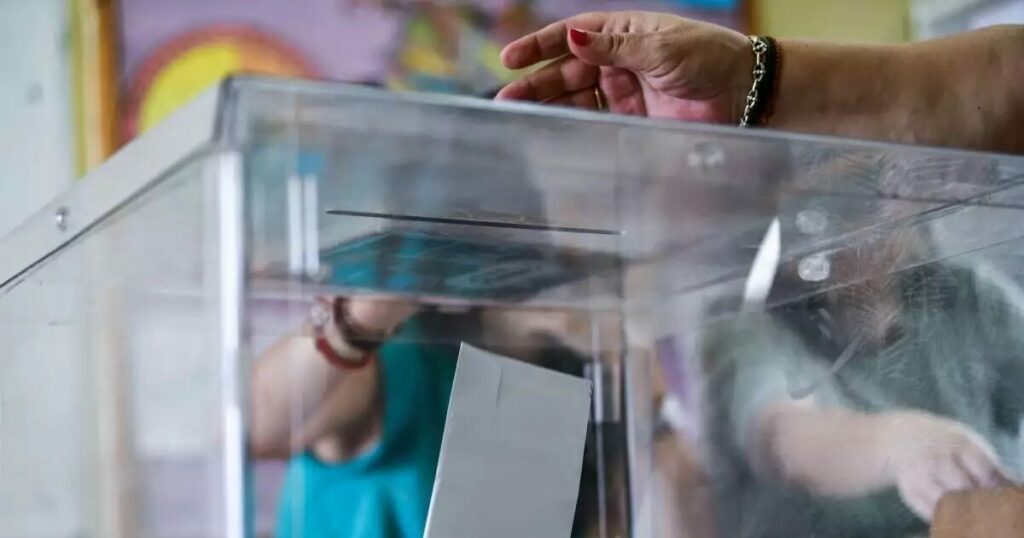 Δημοσκόπηση Interview: Υπέρ του «χάους» η πλειοψηφία, εκλογές ξανά αν δεν υπάρξει αυτοδυναμία