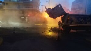 Φωτιά σε απορριμματοφόρο στον Πειραιά