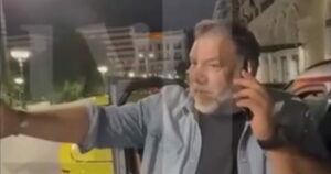 Γρηγόρης Αρναούτογλου: Σοκαριστική στιγμή με ασθενοφόρο στην Πλατεία Συντάγματος