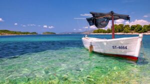 Αίτημα για τέλος εισόδου σε τουρίστες από 34 νησιά