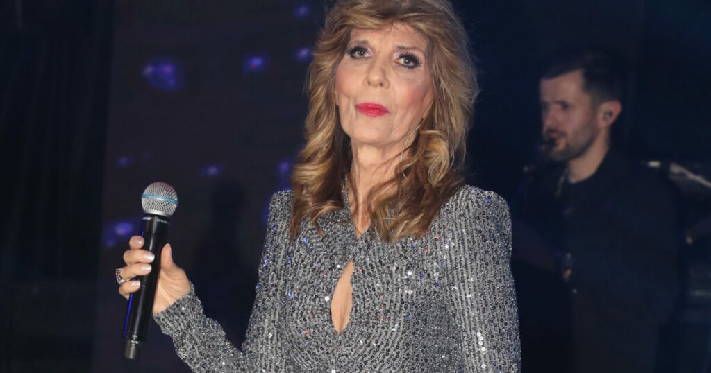 Κατερίνα Στανίση: «Η μητέρα μου δεν κατανοεί πολλά και με βρίζει»