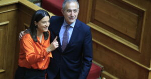 Ψηφοφορία στη Βουλή για το εργασιακό νομοσχέδιο - Τι περιλαμβάνει το 13ωρο