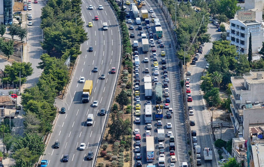 Καθυστερήσεις και μποτιλιάρισμα στον Κηφισό και άλλους δρόμους της Αττικής
