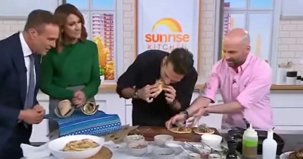 Ο Κωνσταντίνος Αργυρός δοκίμασε σουβλάκι καγκουρό στην Αυστραλία