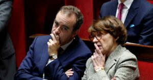 Γαλλία: Απορρίφθηκε η πρόταση μομφής κατά της κυβέρνησης Λεκορνί