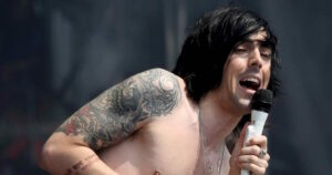 Νεκρός ο πρώην τραγουδιστής των Lostprophets, Ίαν Γουάτκινς μετά από επίθεση στη φυλακή